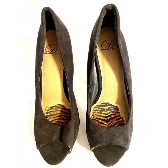 Heart in D Platform Peep Toe Pumps Black Red Faux Suede Stiletto Heel Size 8 - Picture 6 of 7